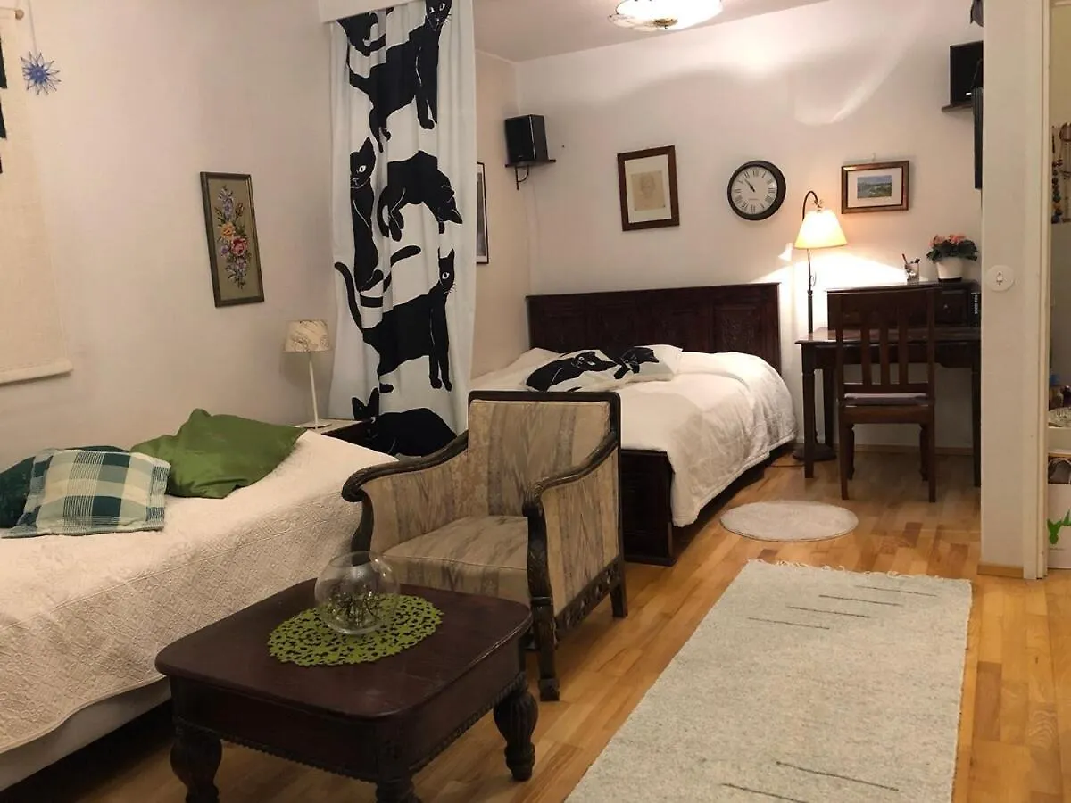 Quiet studio close to the mall and the metro Helsinki